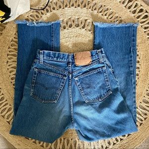 VINTAGE LEVIS JEANS